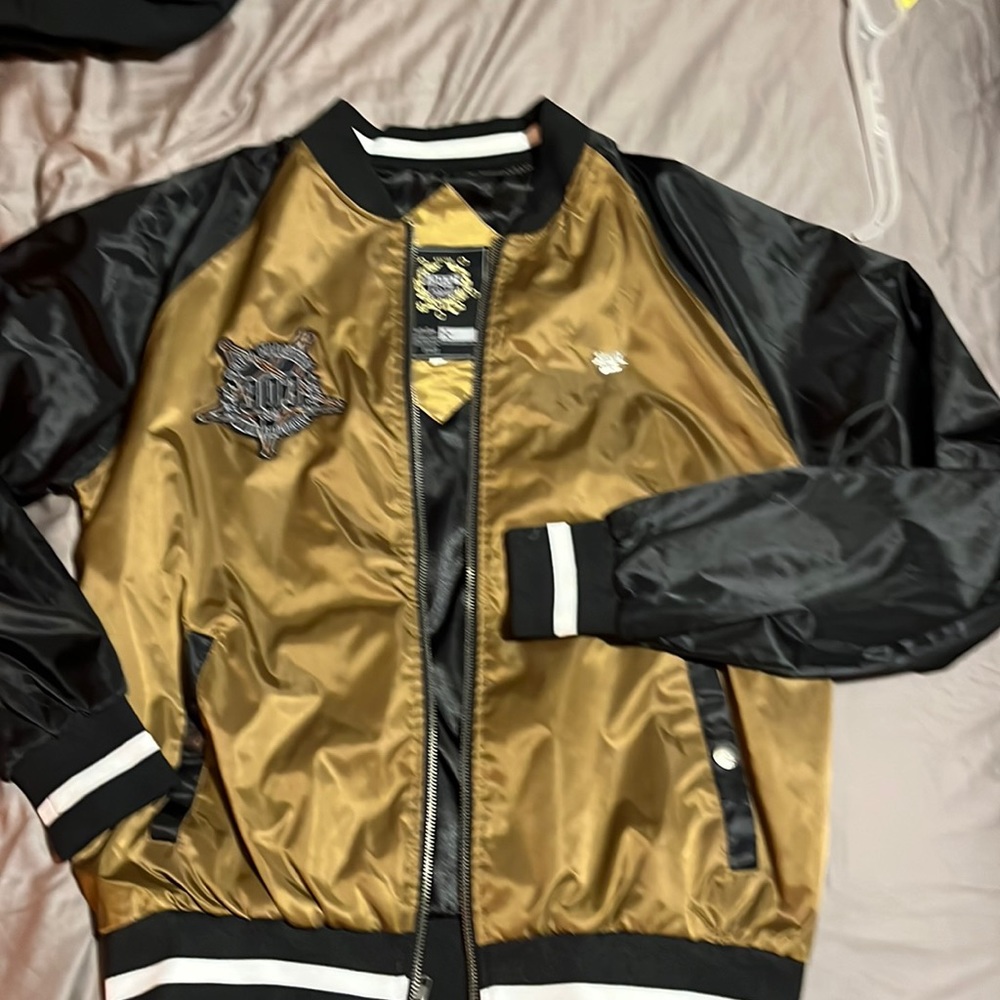 303 Boards Silk Jacket. Men’s small, woman’s Large. Worn a few times.